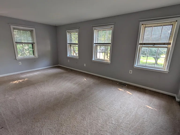 5612 Sutherland Ct — Photo 38