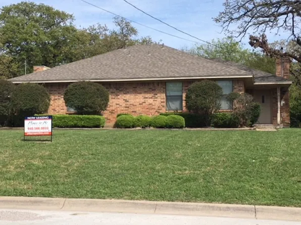 2204 Bolivar St, Denton, TX 76201