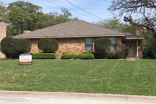 2204 Bolivar St Photo 1