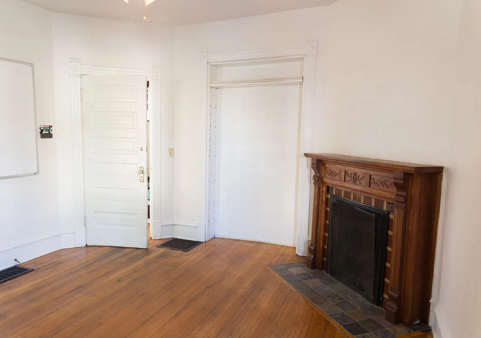Prime 5 Bedroom in Dinkytown close to the U of M! — Photo 3