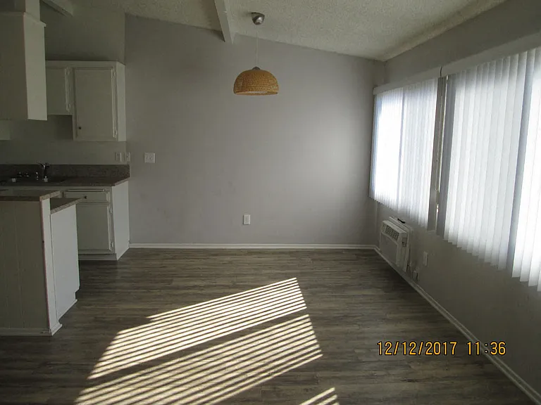 Lido Apartments - 3339 S Canfield Ave — Photo 8