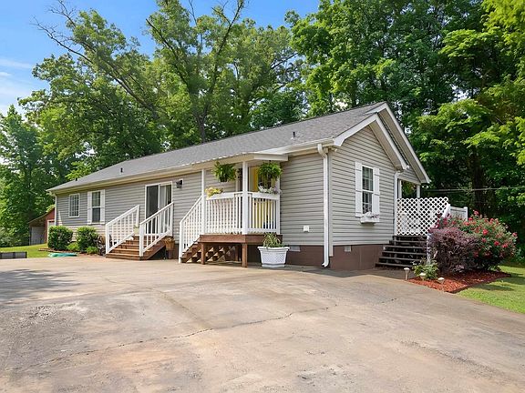 2nd image of 4331 Canoles Dr