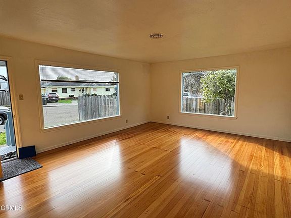 5th image of 399 Winifred St