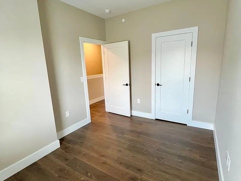 13-23 Philadelphia Ave — Photo 36