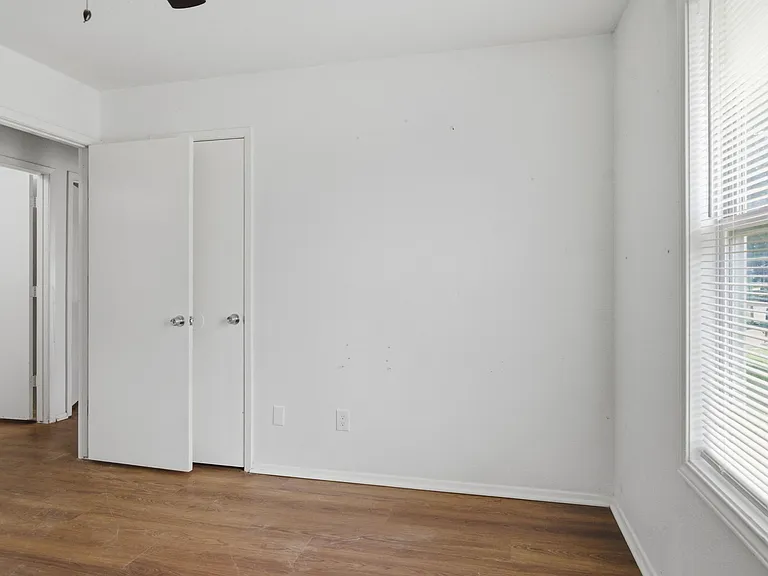 6413 Melinda Ct — Photo 18