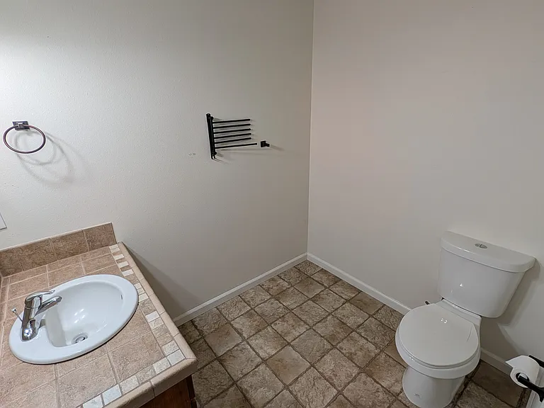 250 N Cole Ave — Photo 20