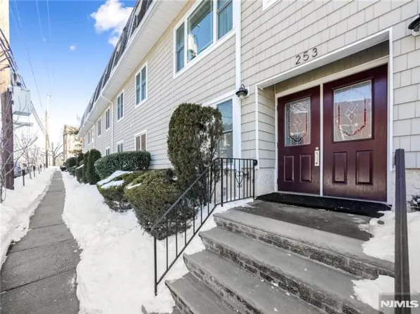 253 Park Ave APT 304, Rutherford, NJ 07070