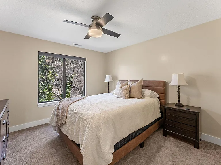 1749 S Oak Springs Dr — Photo 17