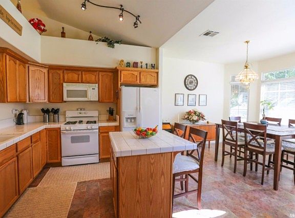 3rd image of 268 Fuller Ln