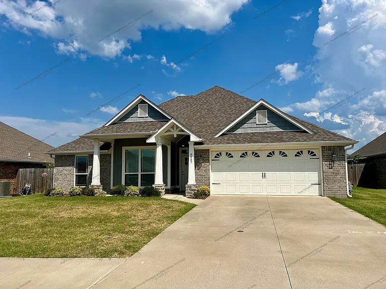 9007 Hawthorne Ln — Photo 2