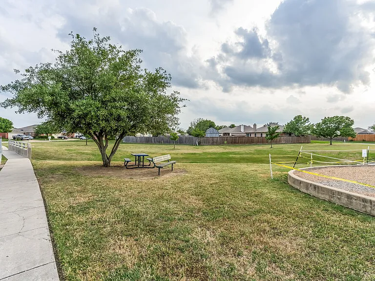 813 Edgehill Rd — Photo 21