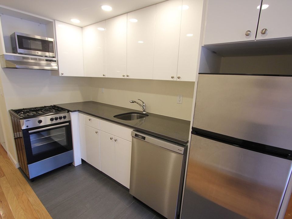 1st image of 315 W 14th St APT 5A