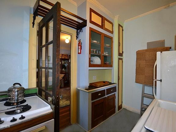 5th image of 38 Livingston St APT 33