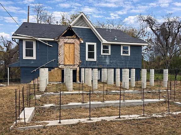 2nd image of 611 Mathis St