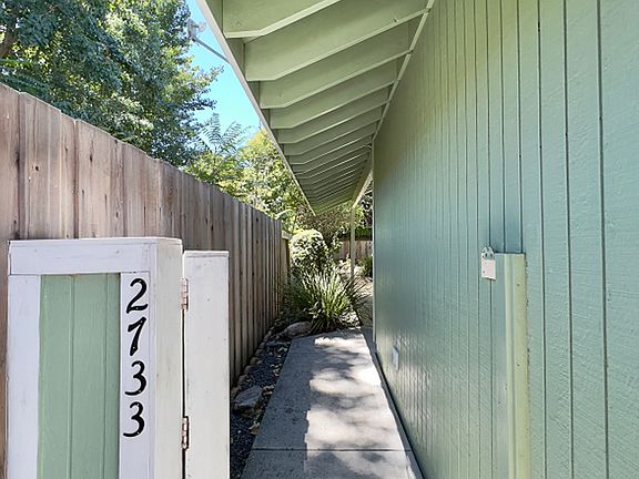 2nd image of 2731-2735 Marin St #2733