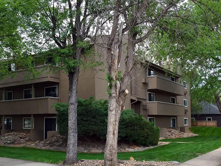 Spruce Street Apartments — Photo 9