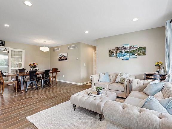 4th image of 35595 Shangri La Ct