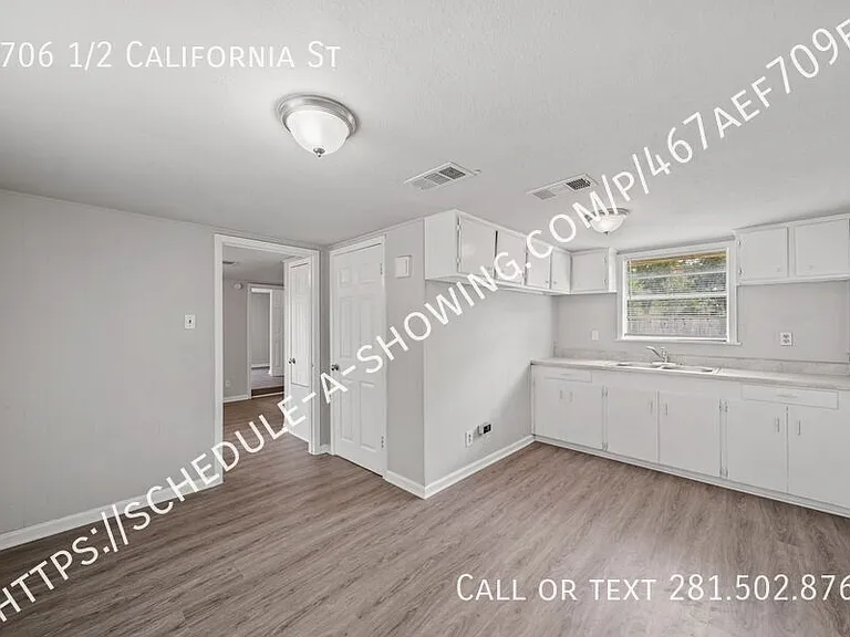 1706 1/2 California St — Photo 7