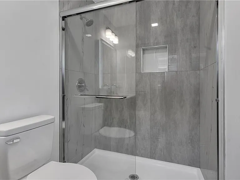 10 Anthony Ave #2 — Photo 26