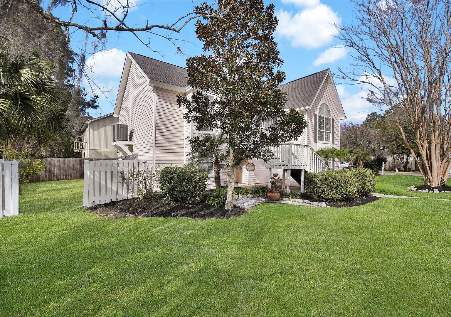 1 Rivermist Lane — Photo 2