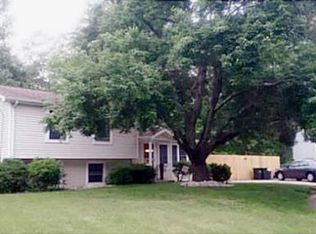 37 Madeline Ct, Helmetta, NJ 08828