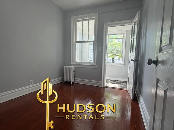 3rd image of 36 Rutgers Ave #2