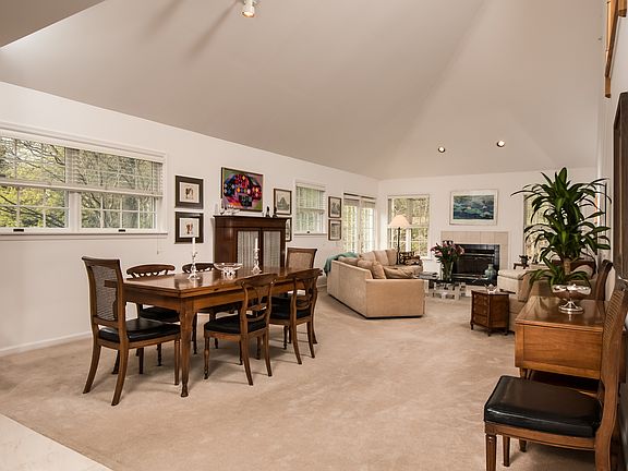 5th image of 66 Brook Hills Cir