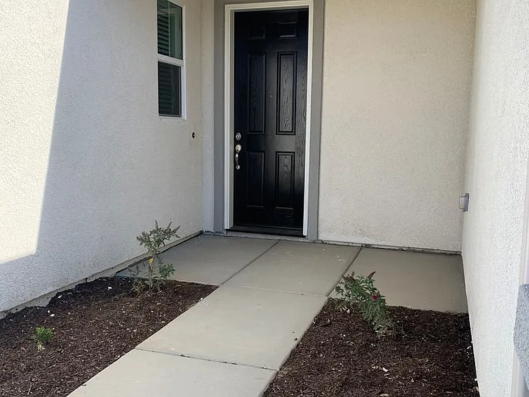 1353 W Kenny Thompson Ct — Photo 12