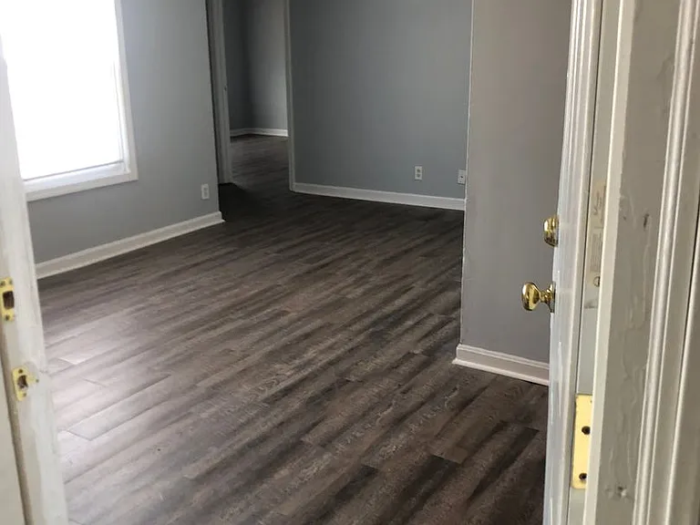 1625 W Jefferson St — Photo 13
