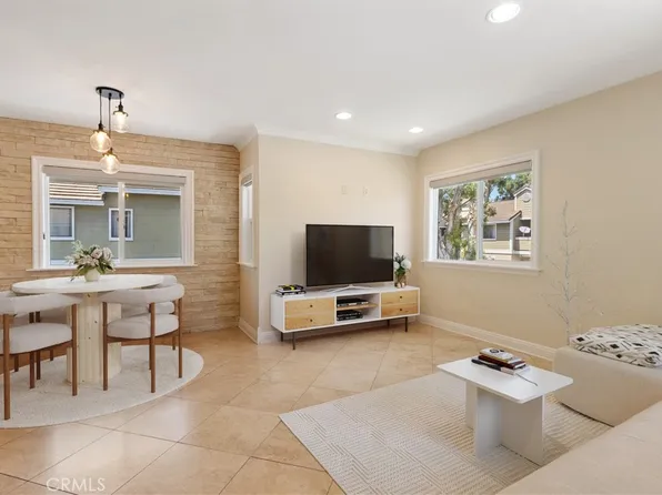 18 Laurel Ln, Aliso Viejo, CA 92656