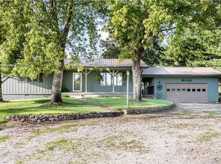 100 Ridgeway Dr, Flat Rock, NC 28731