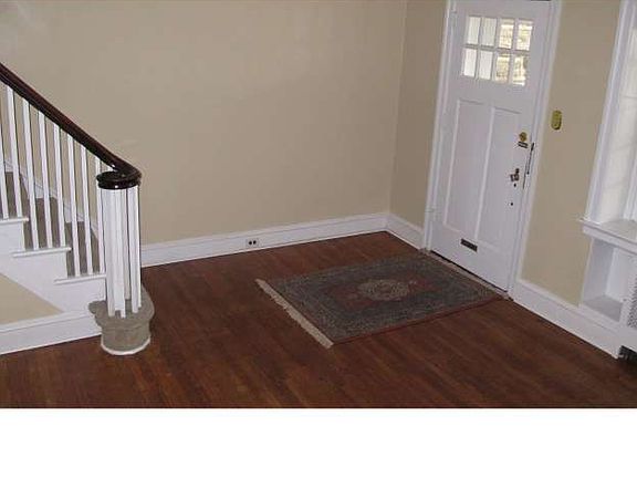 5th image of 54 E Abington Ave