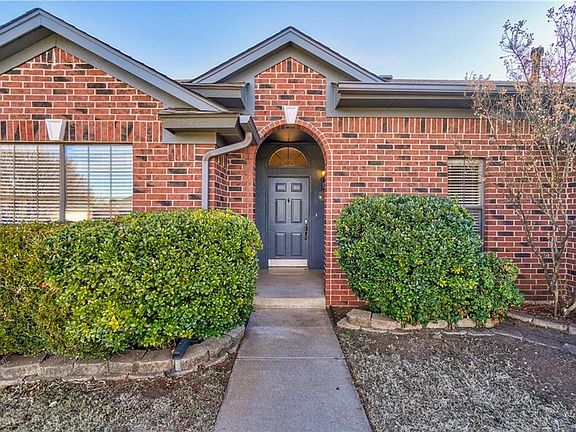 2nd image of 16304 Seminole Creek Cir