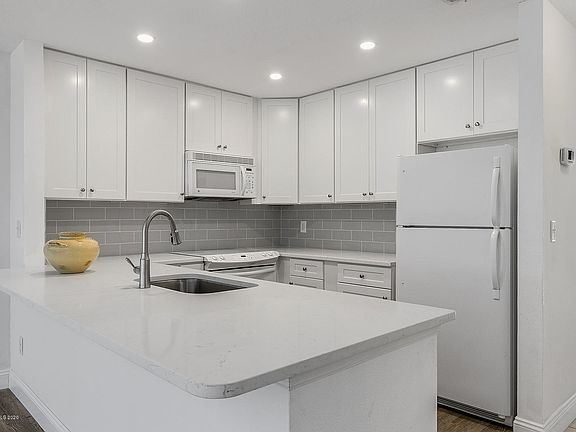 5th image of 542 Summerset Ct