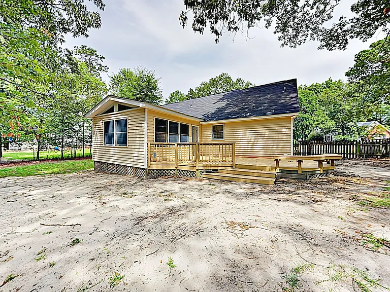 204 Winslow Way — Photo 18