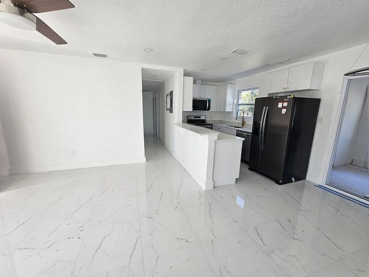 Building Photo - 6309 Rockaway St