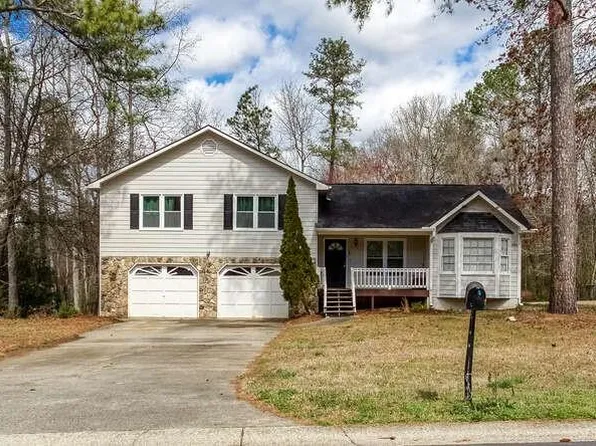 563 Presidential Dr, Dallas, GA 30157