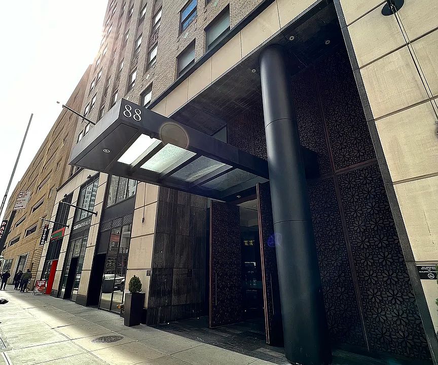 1st image of 88 Greenwich St APT 302
