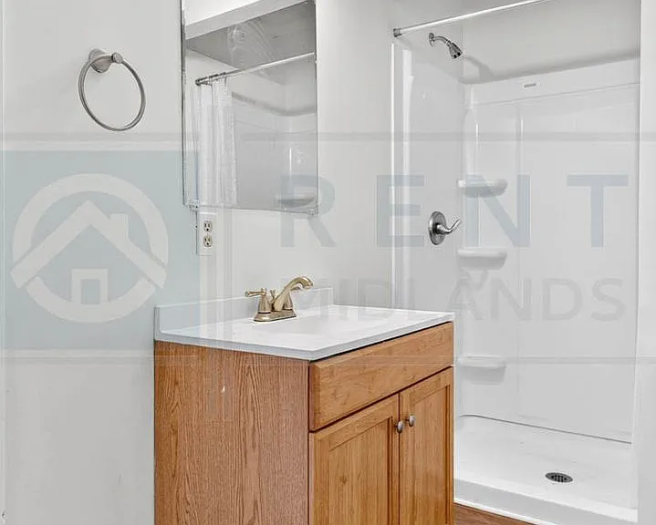 521 Georgia St — Photo 19
