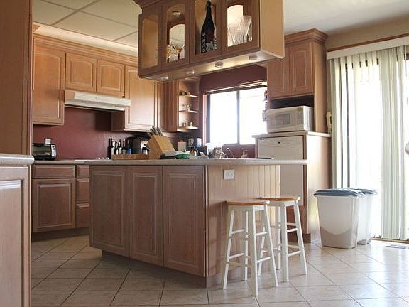 2nd image of 1178 Avocado Ave