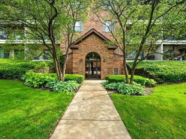 611 Hapsfield Ln APT 306, Buffalo Grove, IL 60089