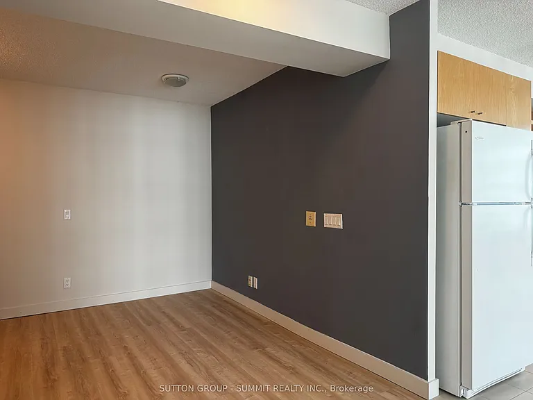 373 Front St W #1510 — Photo 7