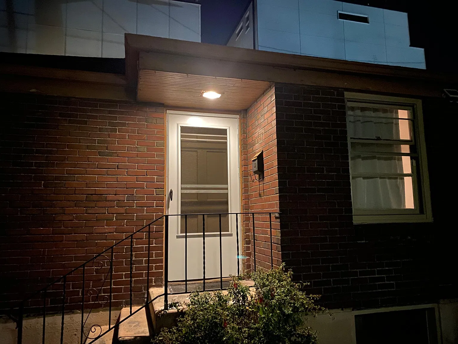 2 bed, 1270 sqft, $2,195 — Photo 2