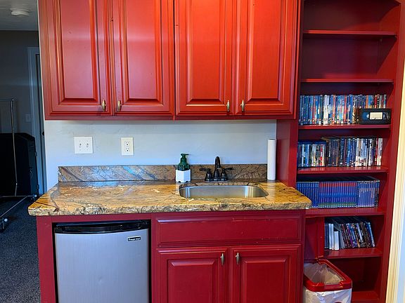 5th image of 3841 E Lakefield Ln