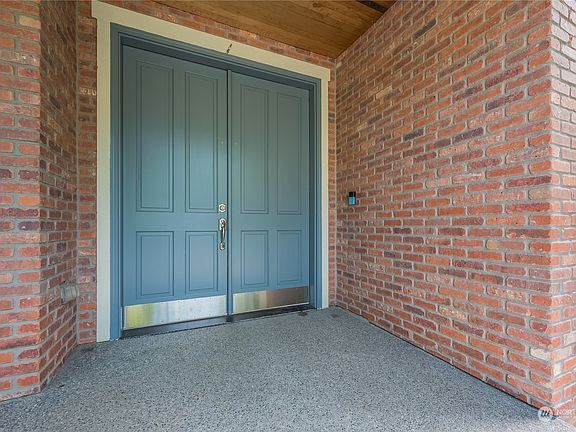3rd image of 10550 155th Avenue NE