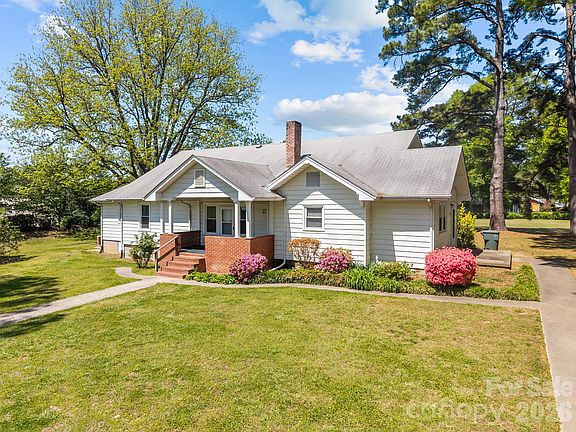 2nd image of 1311 Jenkins Rd