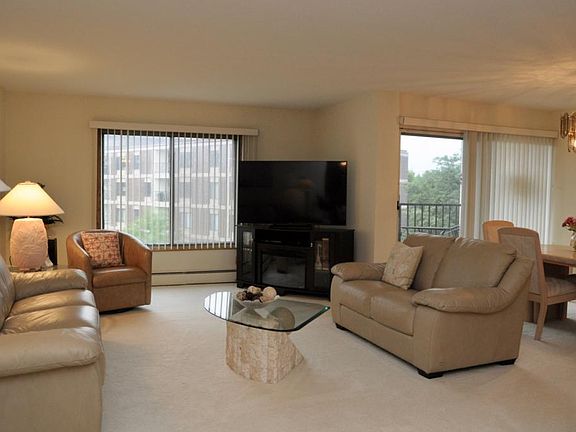 3rd image of 7220 York Ave S APT 422
