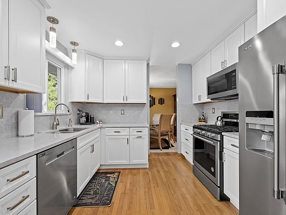 2nd image of 1236 Sandpiper Ln