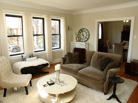 3rd image of 6915 N Rockwell St APT 1S