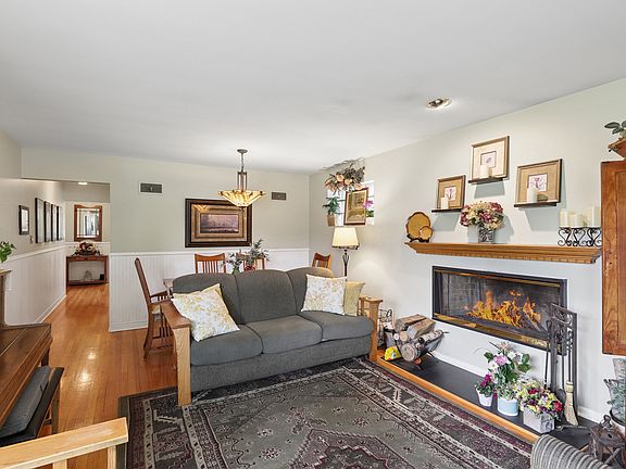 4th image of 311 N Elm Ave